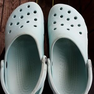 Smoke free home and no pets Crocs shoes
